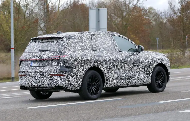 Audi Q7 2026 - Foto spia 25-11-2024 - 9