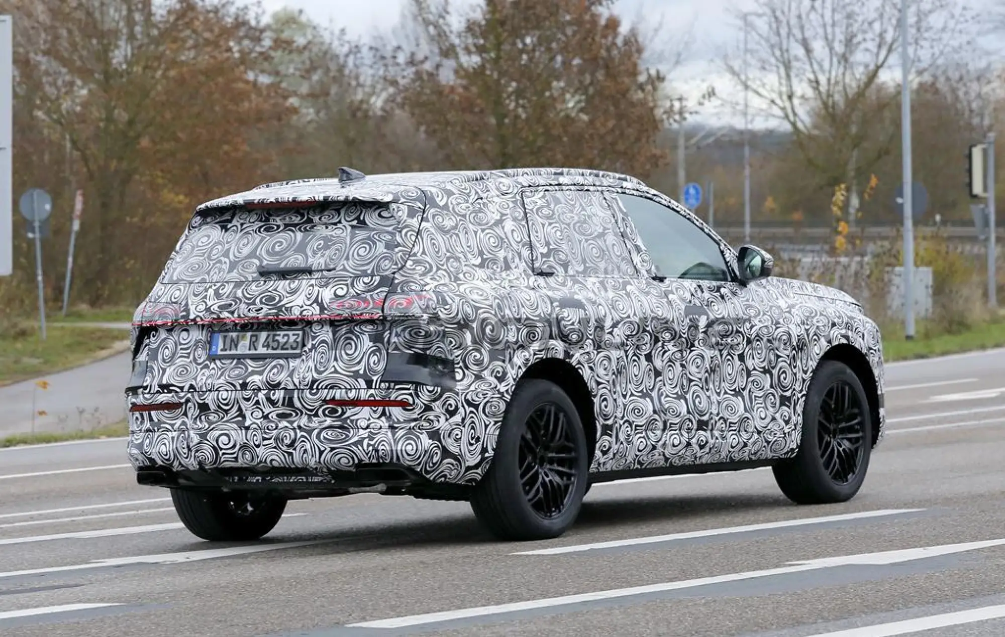 Audi Q7 2026 - Foto spia 25-11-2024 - 7