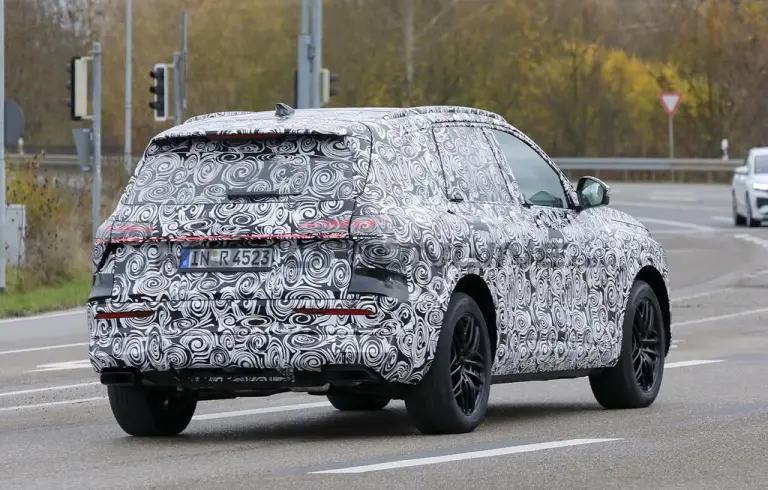 Audi Q7 2026 - Foto spia 25-11-2024 - 8