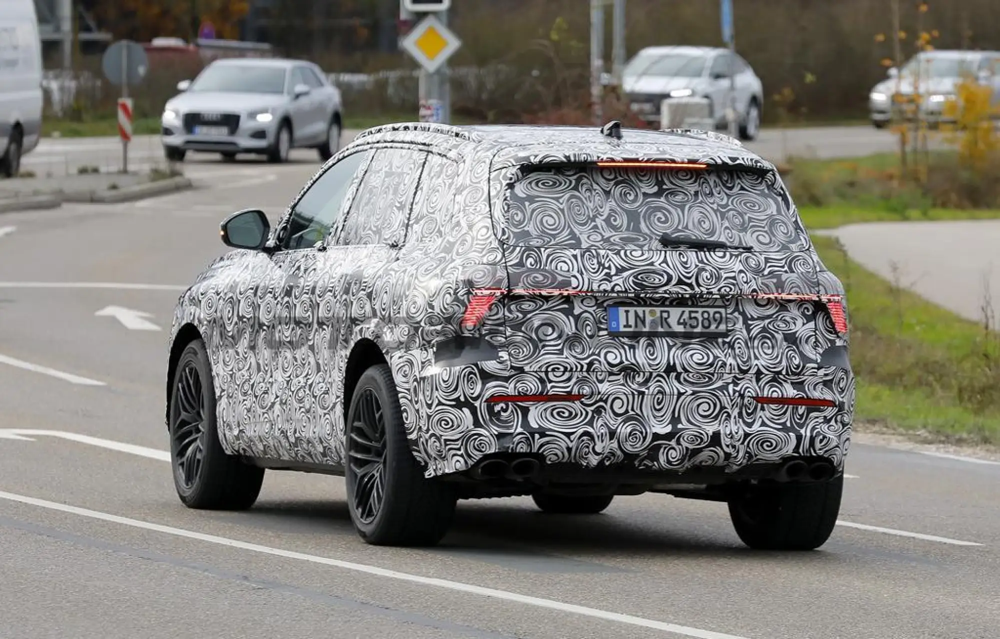 Audi Q7 2026 - Foto spia 25-11-2024 - 21
