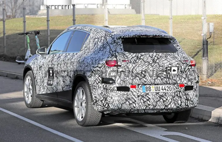 Mercedes GLC EV - Foto spia 28-11-2024 - 8