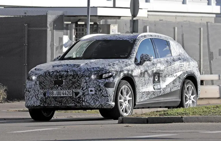 Mercedes GLC EV - Foto spia 28-11-2024 - 4