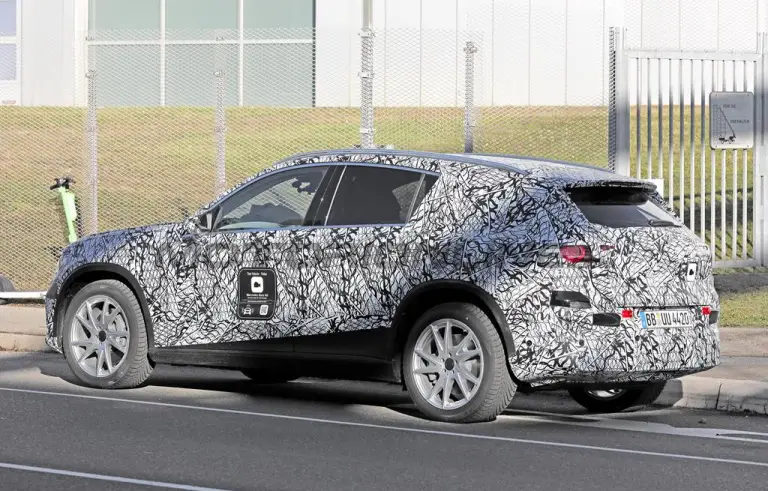 Mercedes GLC EV - Foto spia 28-11-2024 - 7