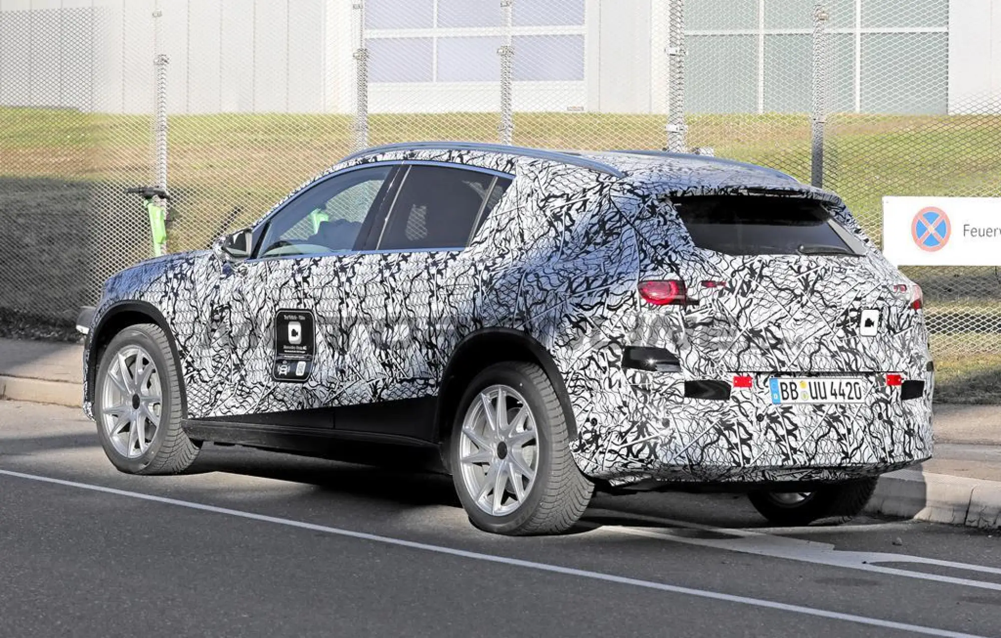 Mercedes GLC EV - Foto spia 28-11-2024 - 6
