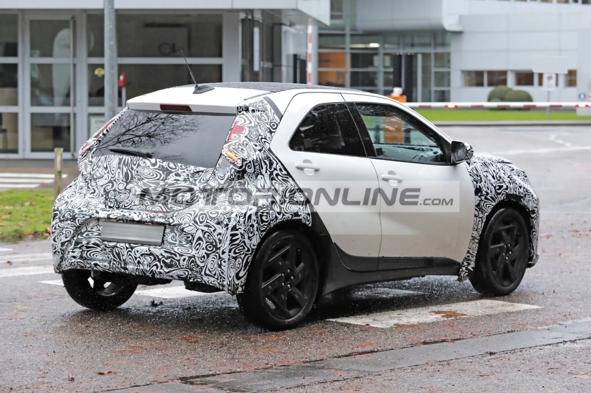 Toyota Aygo X 2026 - Foto spia 28-11-2024 - 8