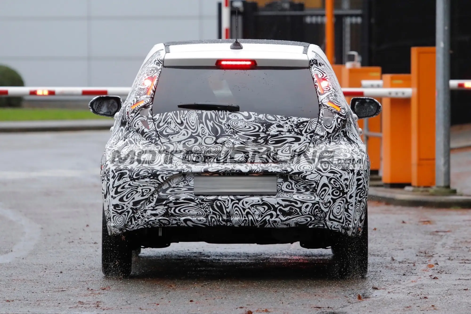 Toyota Aygo X 2026 - Foto spia 28-11-2024 - 13