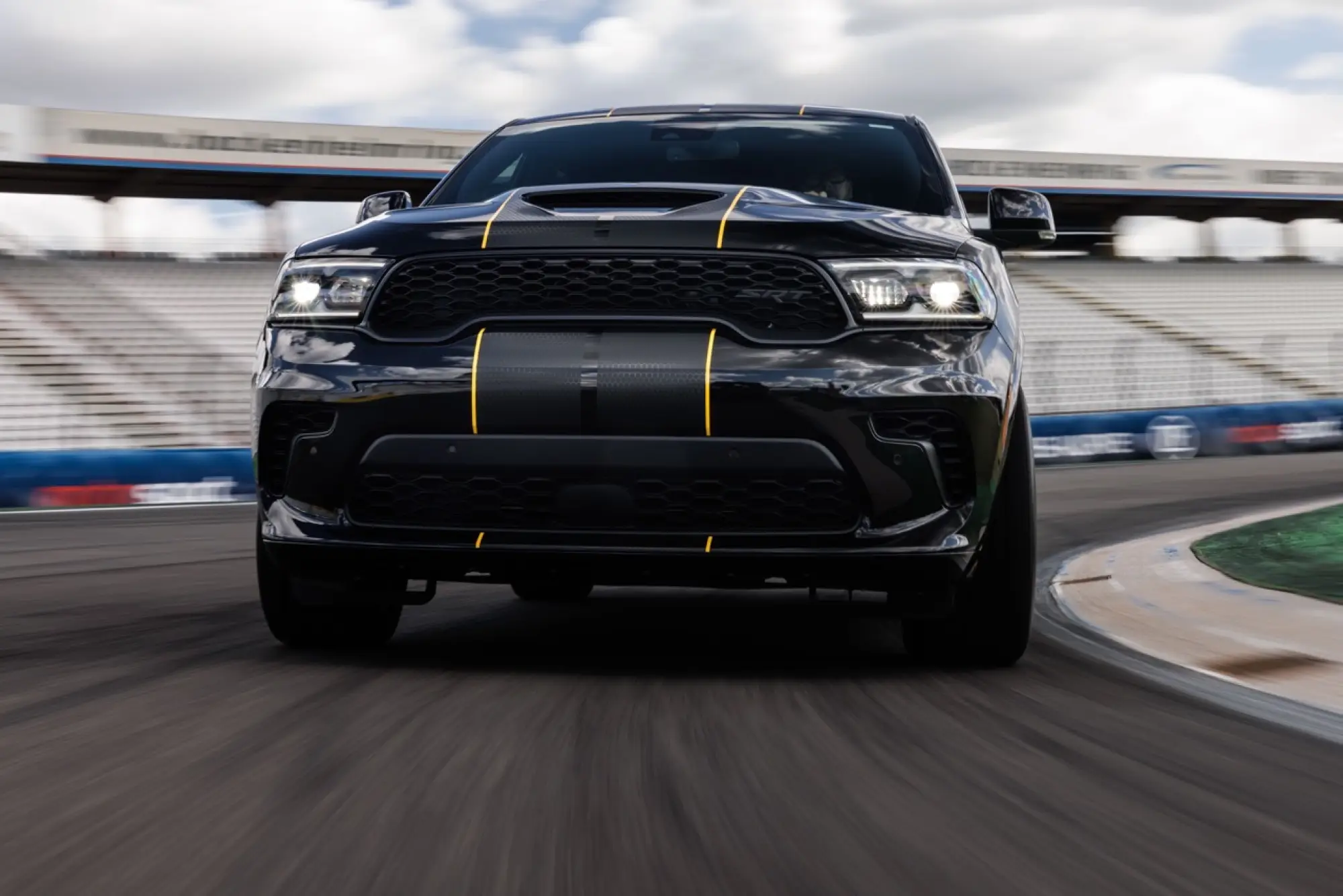 Dodge Durango SRT 392 AlcHEMI 2024 - Foto ufficiali - 3