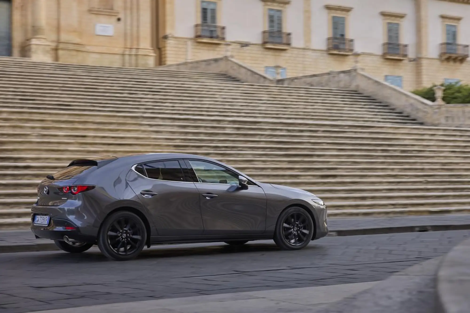 Mazda CX-30 e Mazda 3 2025 - Prova su strada - 114