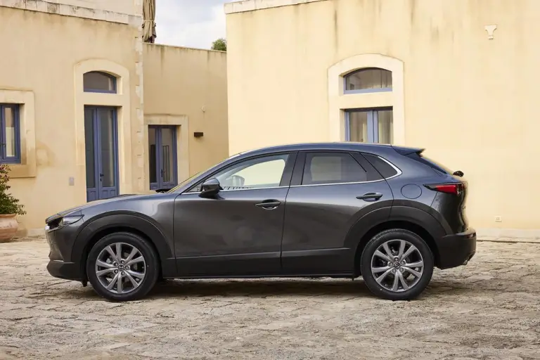 Mazda CX-30 e Mazda 3 2025 - Prova su strada - 40