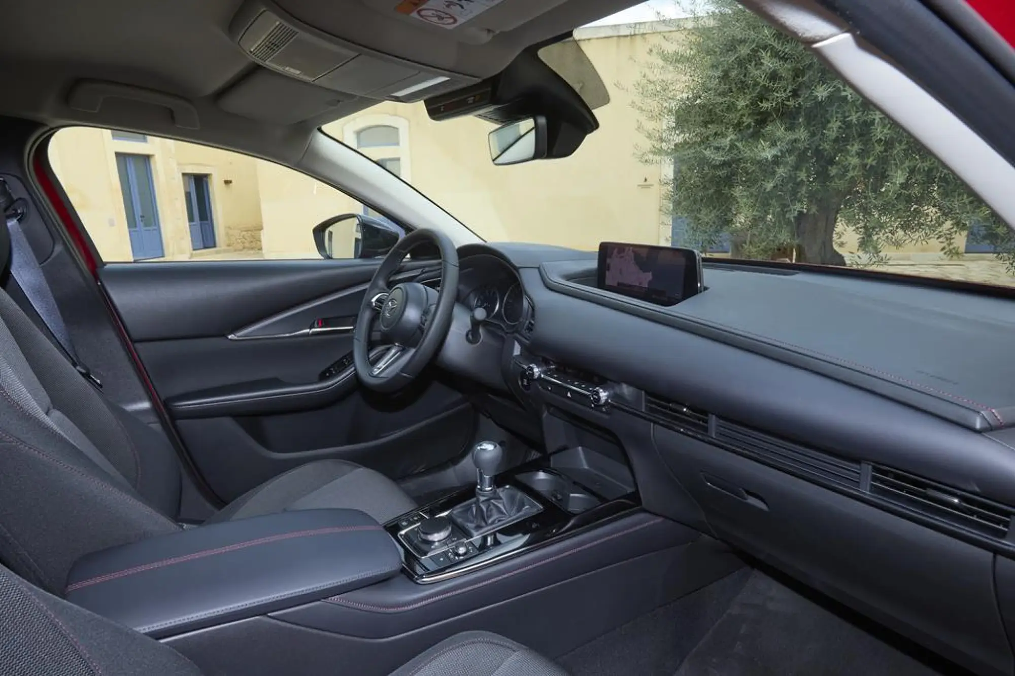 Mazda CX-30 e Mazda 3 2025 - Prova su strada - 92