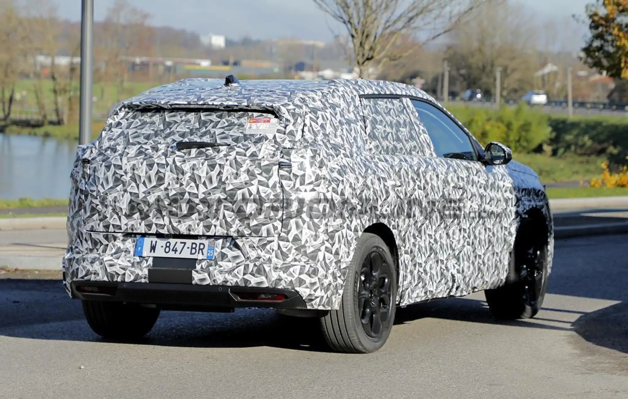 Citroen C5 Aircross 2026 - Foto spia 02-12-2024 - 13