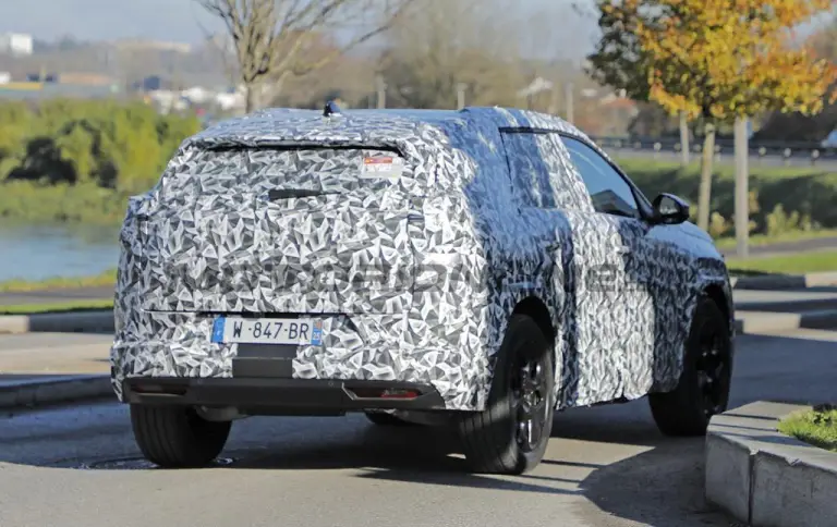 Citroen C5 Aircross 2026 - Foto spia 02-12-2024 - 9