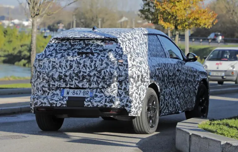 Citroen C5 Aircross 2026 - Foto spia 02-12-2024 - 12