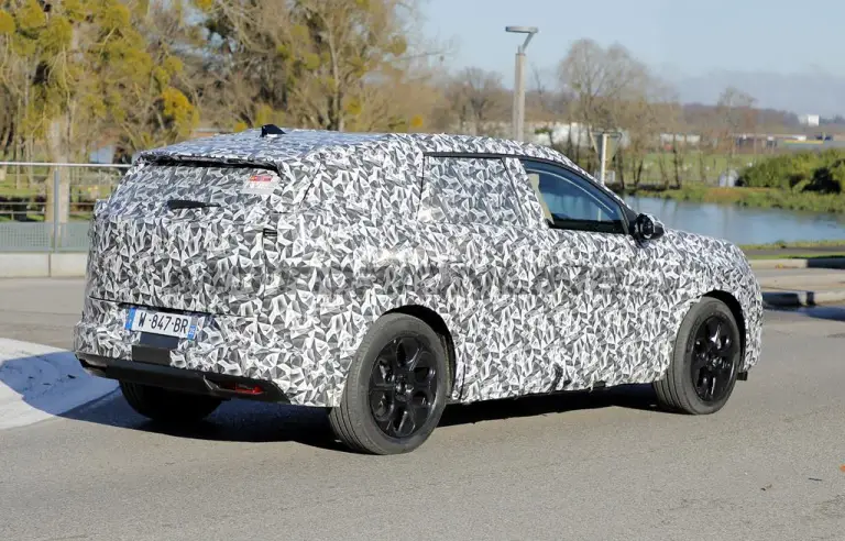 Citroen C5 Aircross 2026 - Foto spia 02-12-2024 - 11
