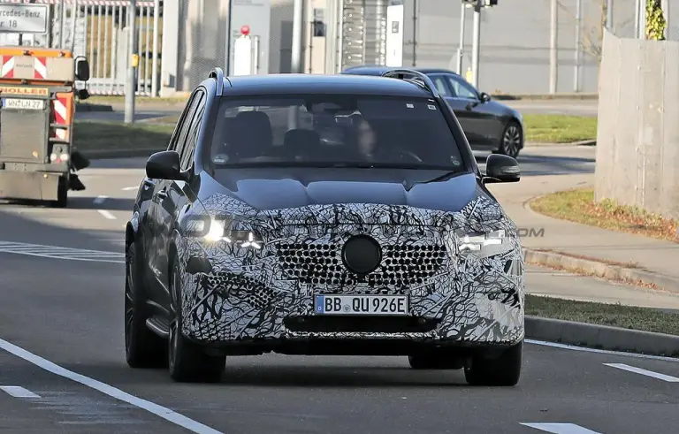 Mercedes GLE 2025 - Foto spia 04-12-2024 - 1