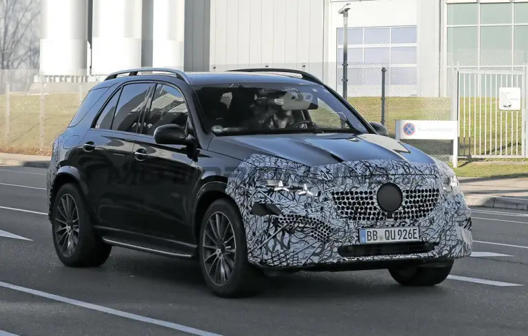 Mercedes GLE 2025 - Foto spia 04-12-2024 - 2