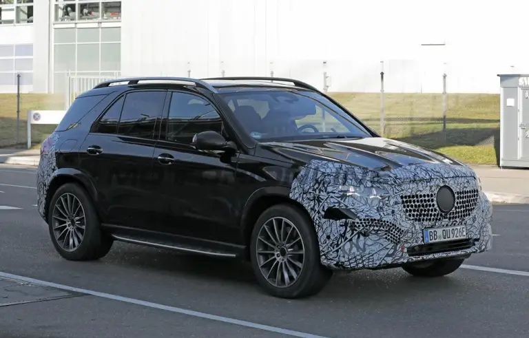 Mercedes GLE 2025 - Foto spia 04-12-2024 - 5