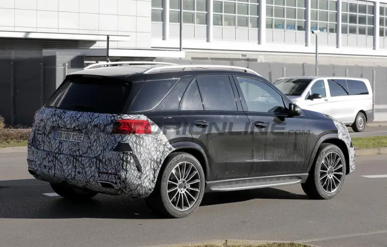 Mercedes GLE 2025 - Foto spia 04-12-2024 - 9