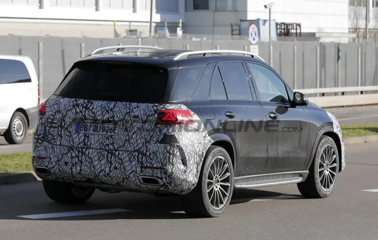 Mercedes GLE 2025 - Foto spia 04-12-2024 - 7