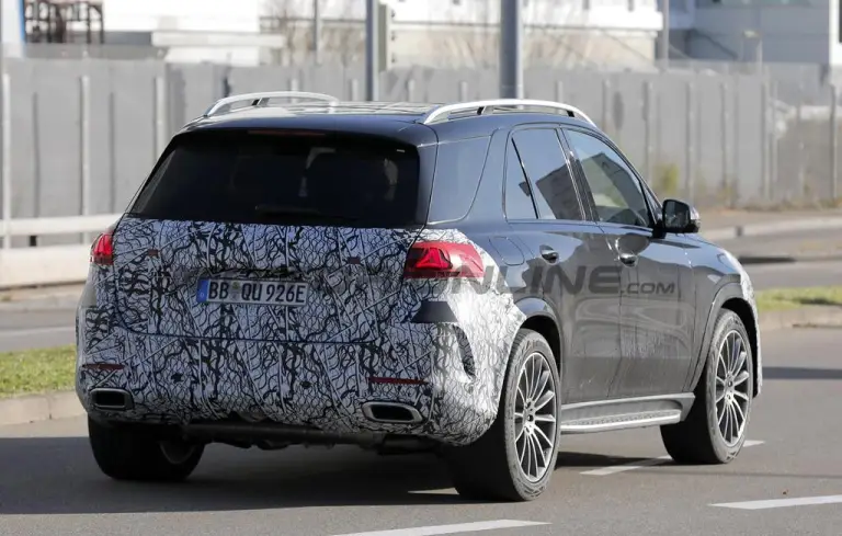 Mercedes GLE 2025 - Foto spia 04-12-2024 - 6