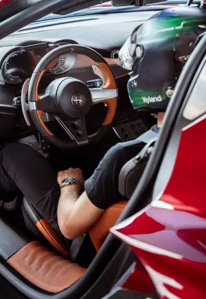 Nuova Alfa Romeo 33 Stradale - Test Valtteri Bottas