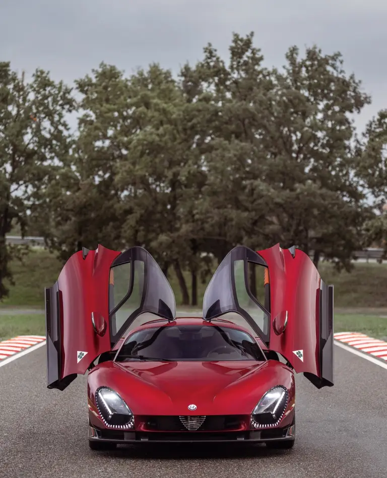 Nuova Alfa Romeo 33 Stradale - Test Valtteri Bottas - 6