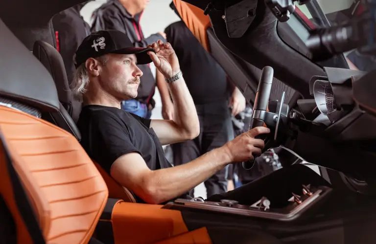 Nuova Alfa Romeo 33 Stradale - Test Valtteri Bottas - 1