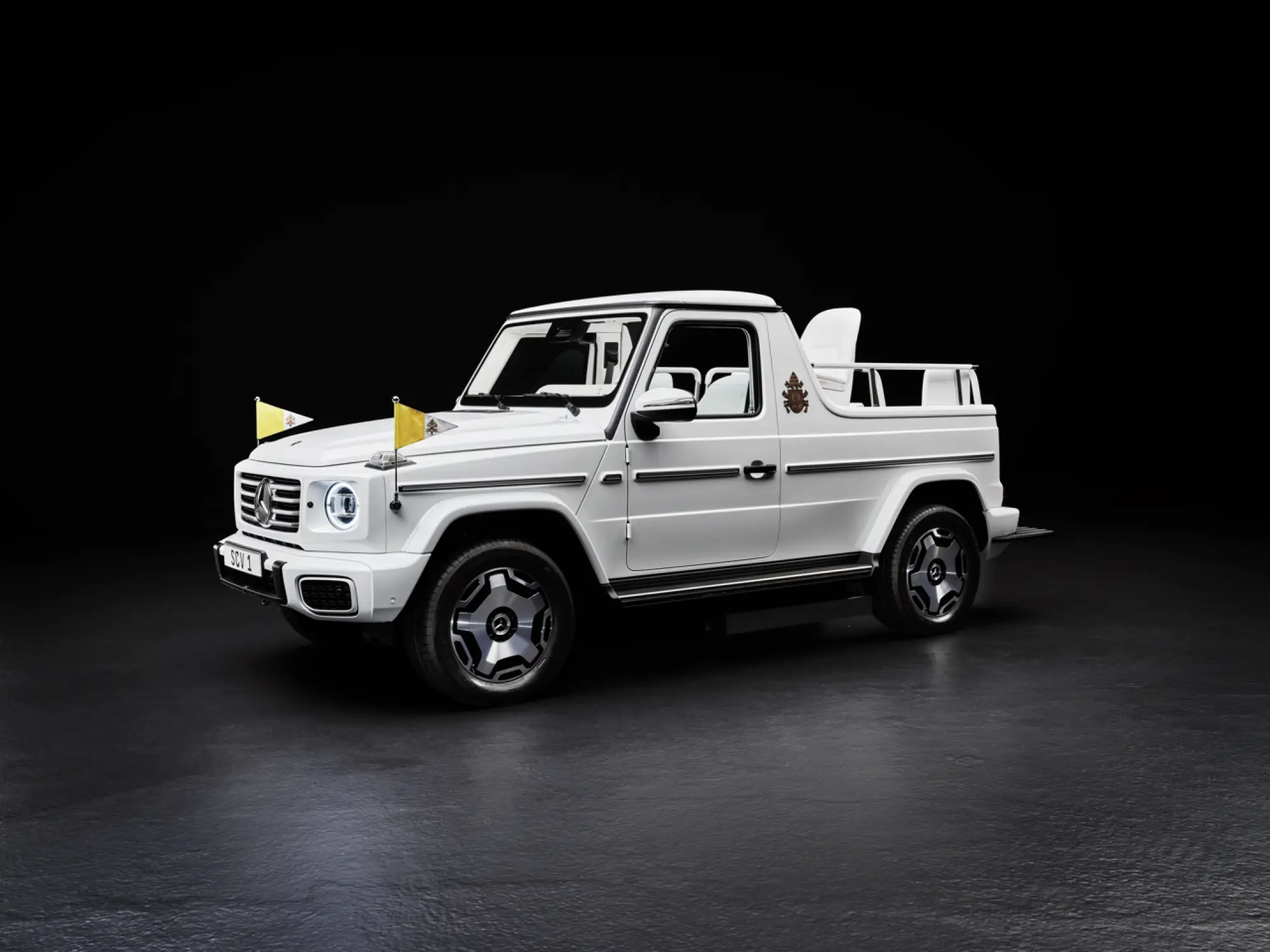 Mercedes Classe G elettrica Papamobile - 14