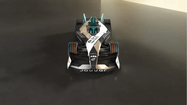 Jaguar I-Type 7 - 10