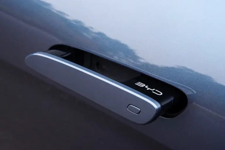 BYD Sealion 7: prova su strada - 10