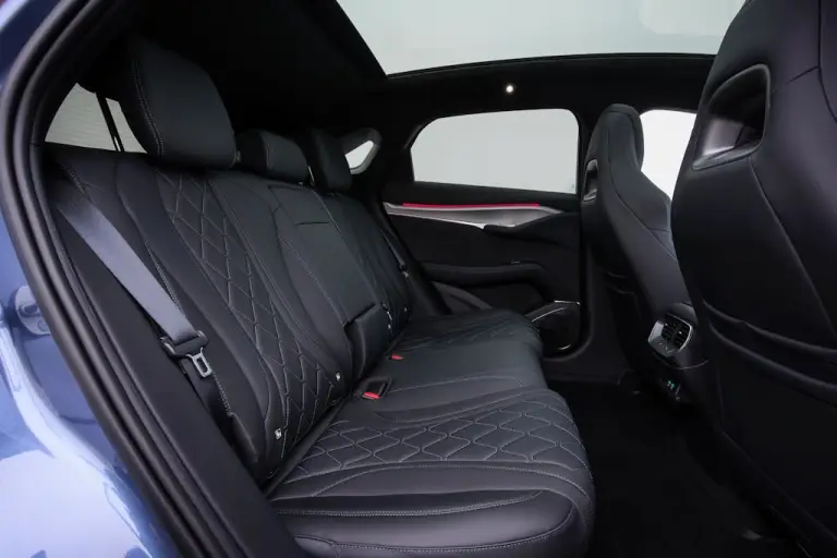 BYD Sealion 7: prova su strada - 2