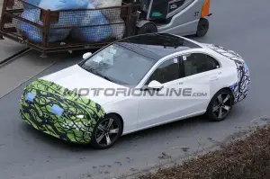 Mercedes Classe C - Foto spia 12-12-2024 - 9