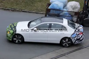 Mercedes Classe C - Foto spia 12-12-2024 - 7
