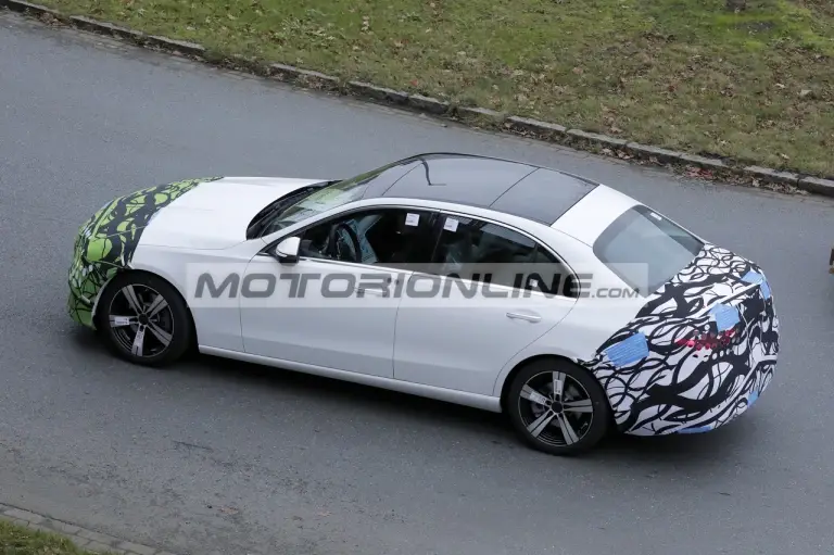 Mercedes Classe C - Foto spia 12-12-2024 - 6