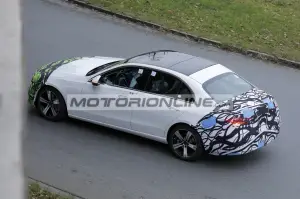 Mercedes Classe C - Foto spia 12-12-2024 - 8
