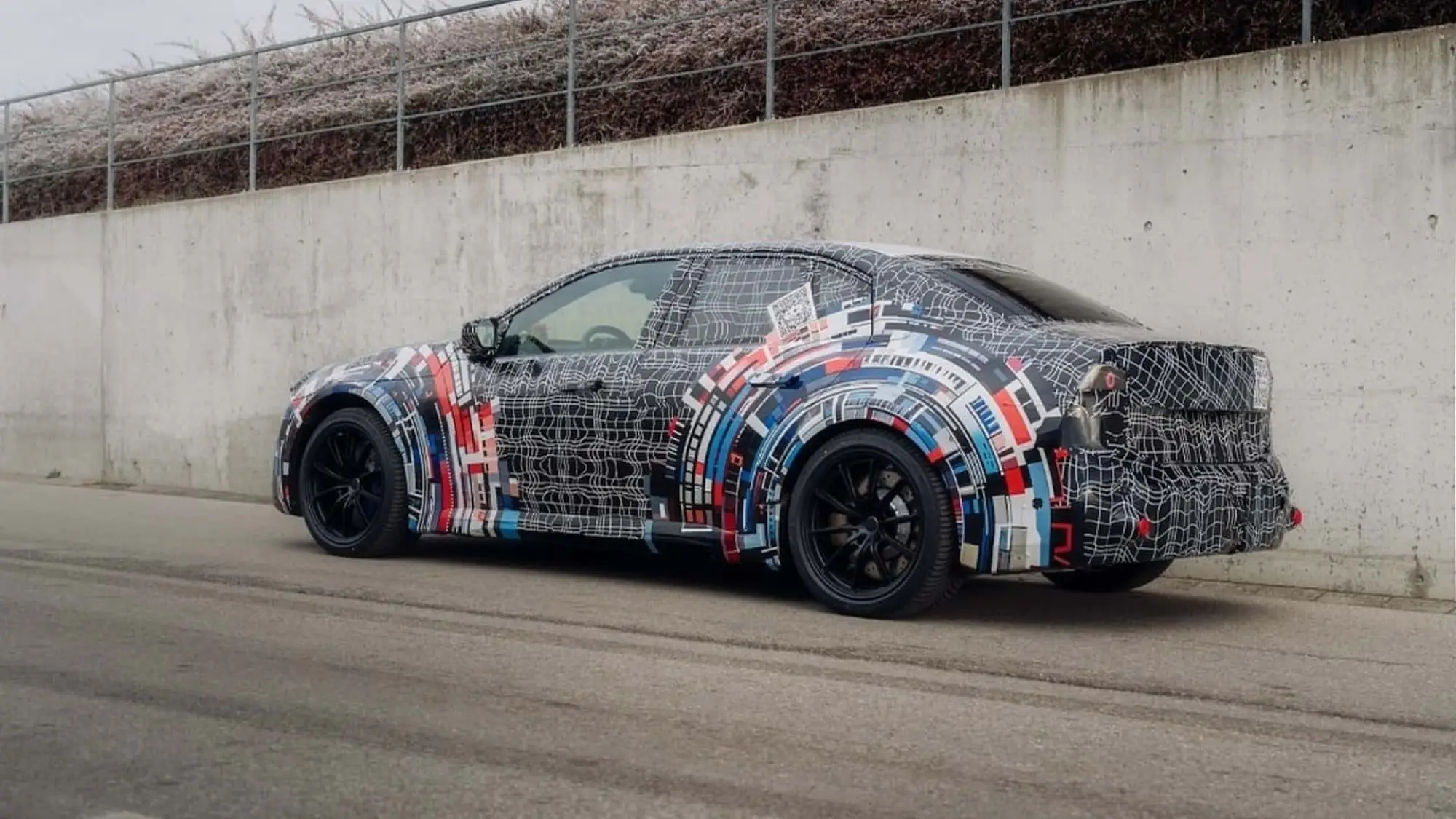 BMW M3 elettrica - Teaser - 6