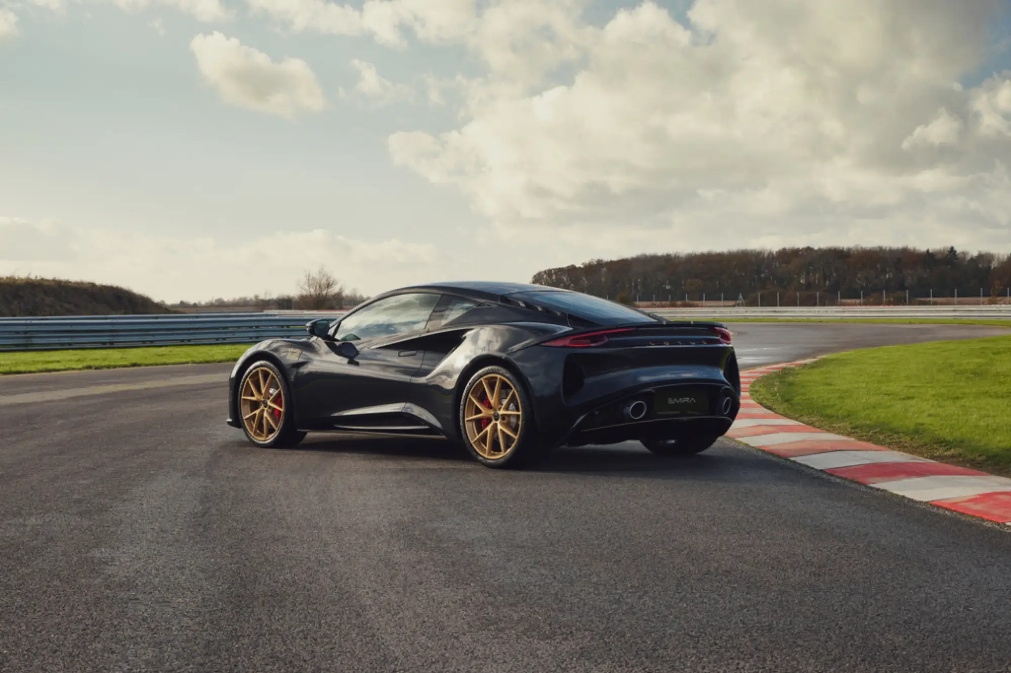 Lotus Emira Limited Edition - 21