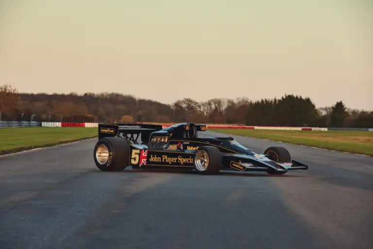Lotus Emira Limited Edition - 9