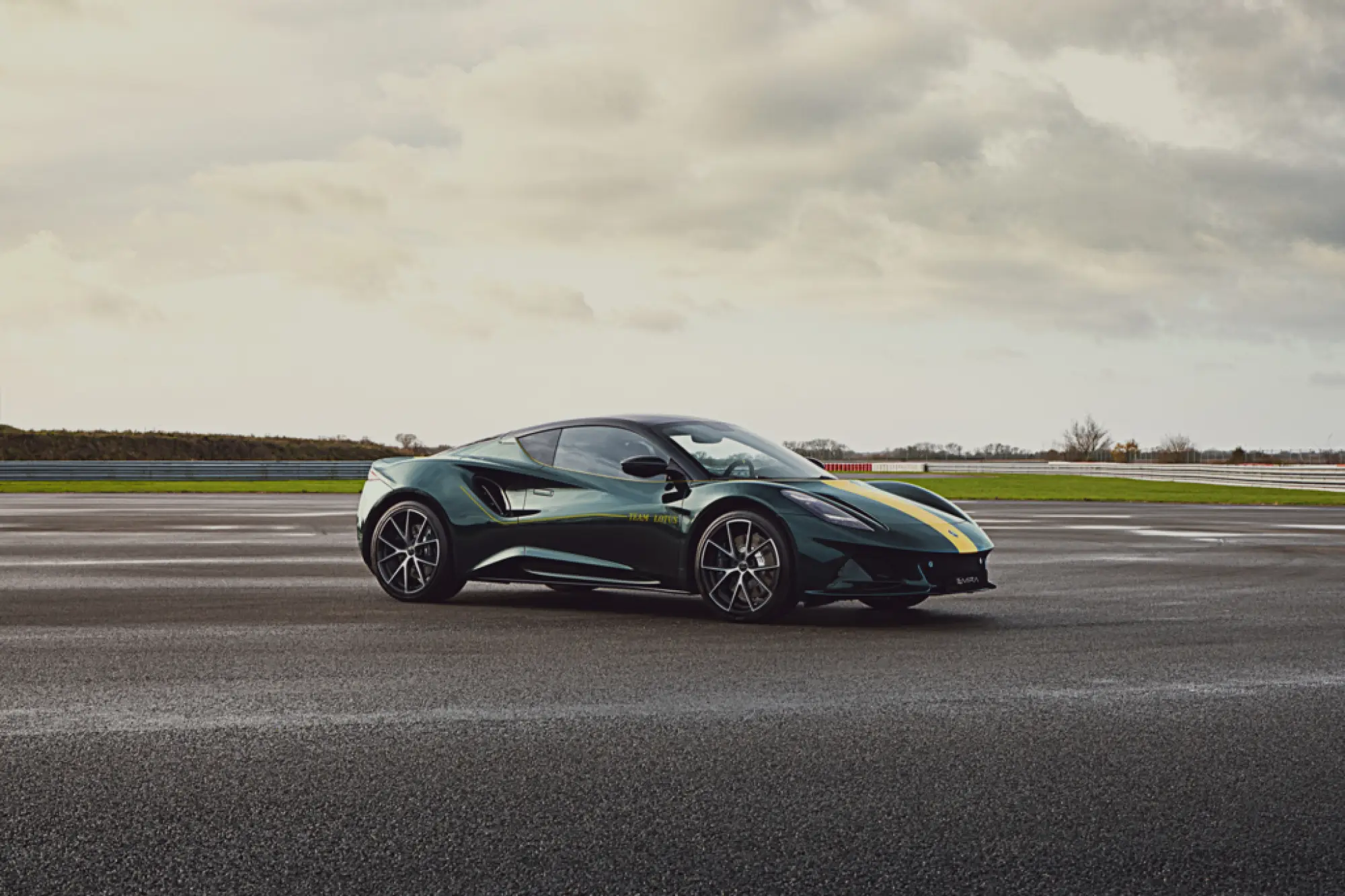 Lotus Emira Limited Edition - 6