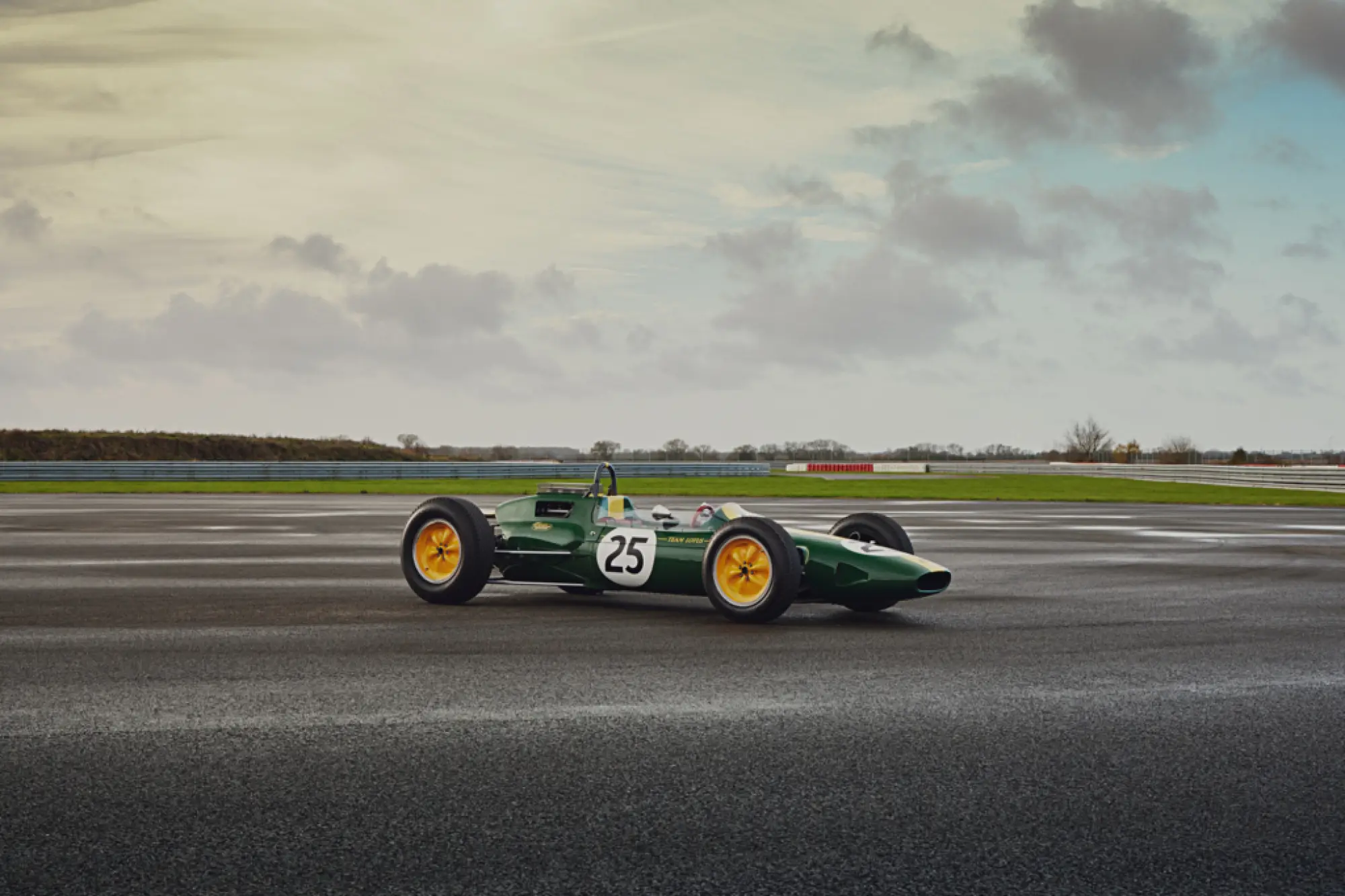 Lotus Emira Limited Edition - 3