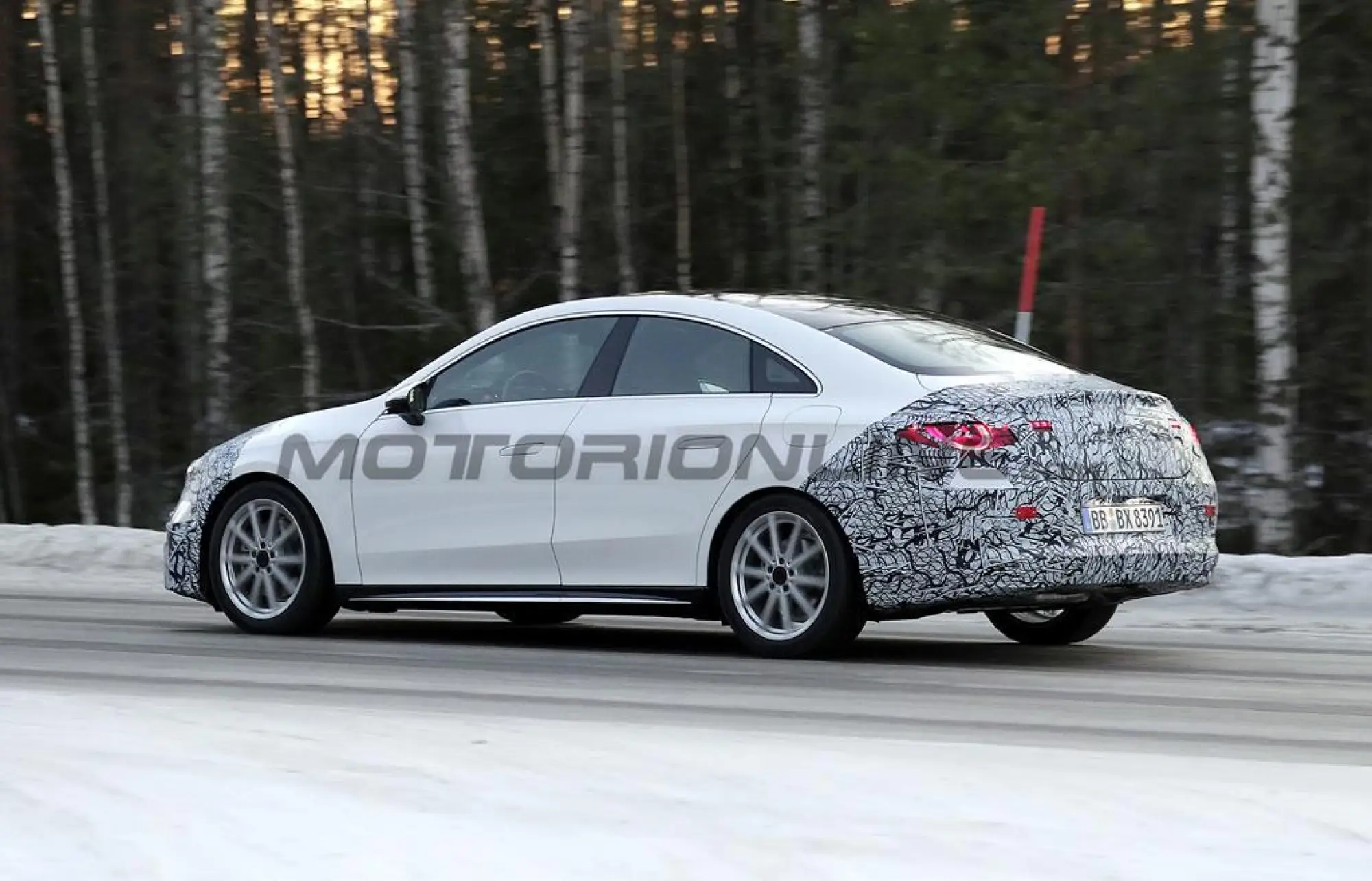 Mercedes CLA 2025 - Foto spia 14-12-2024 - 9