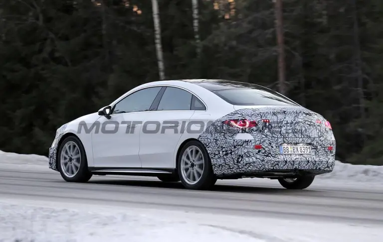 Mercedes CLA 2025 - Foto spia 14-12-2024 - 15