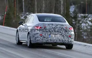 Mercedes CLA 2025 - Foto spia 14-12-2024 - 11