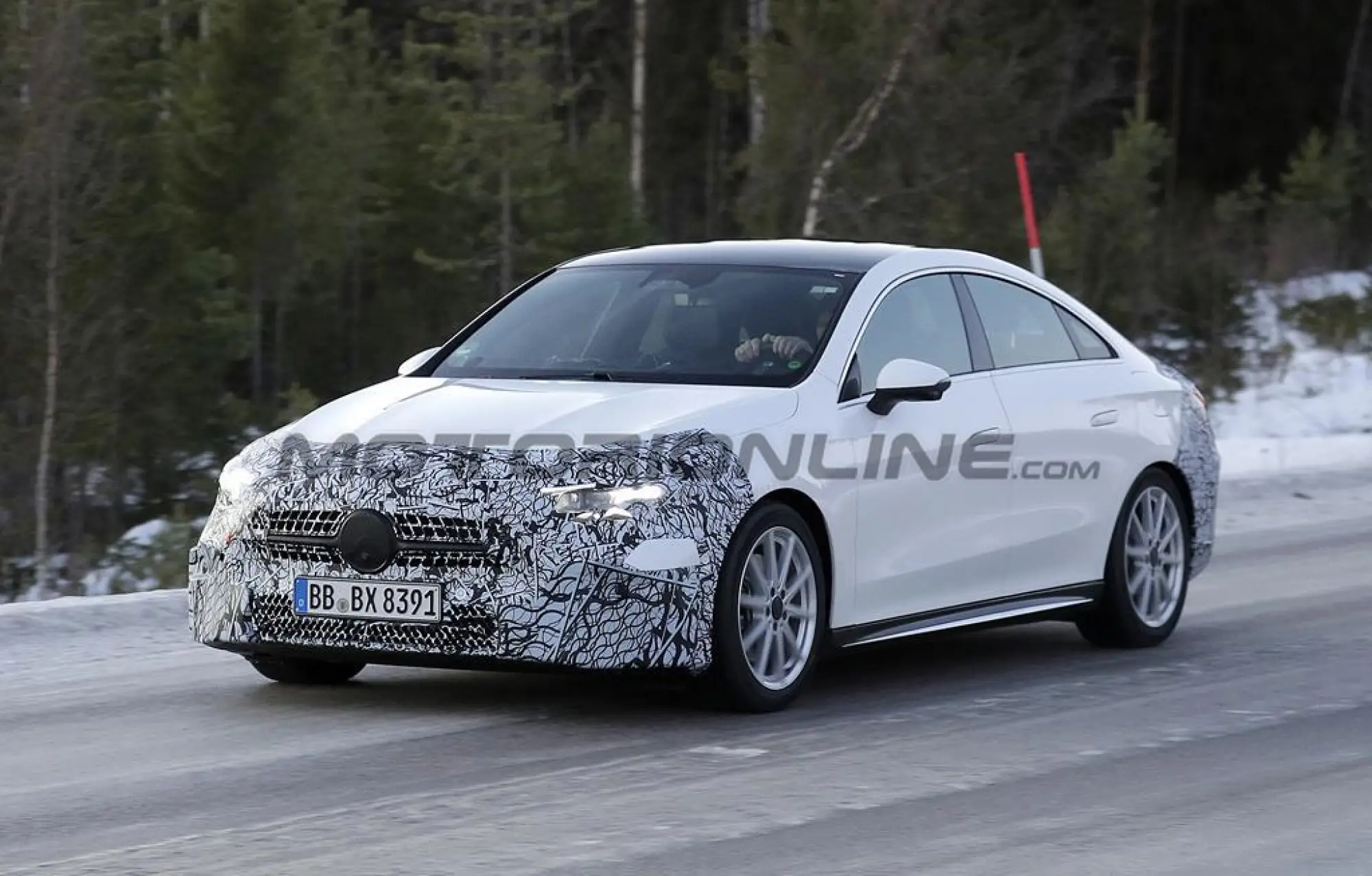 Mercedes CLA 2025 - Foto spia 14-12-2024 - 3