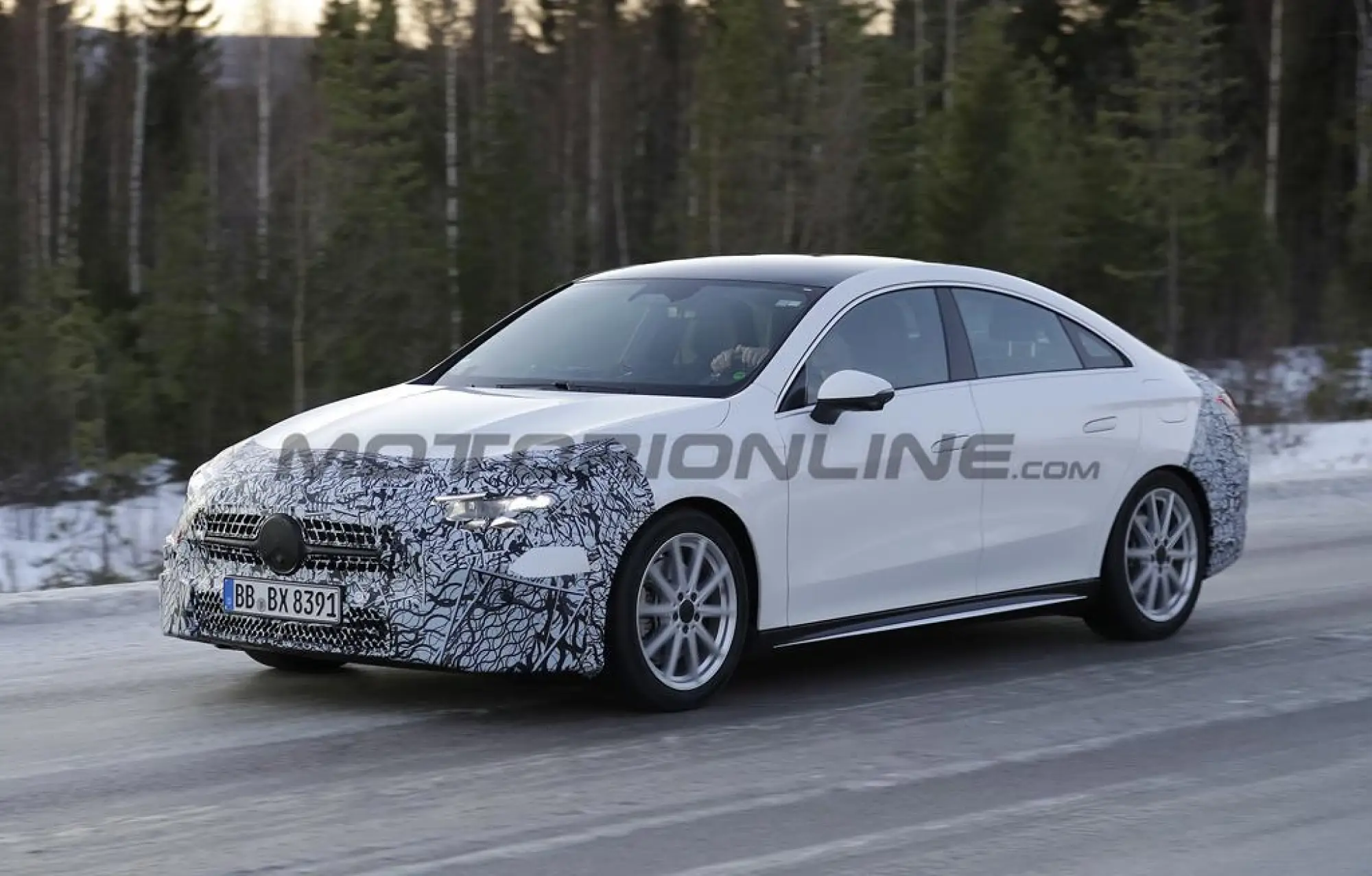 Mercedes CLA 2025 - Foto spia 14-12-2024 - 6
