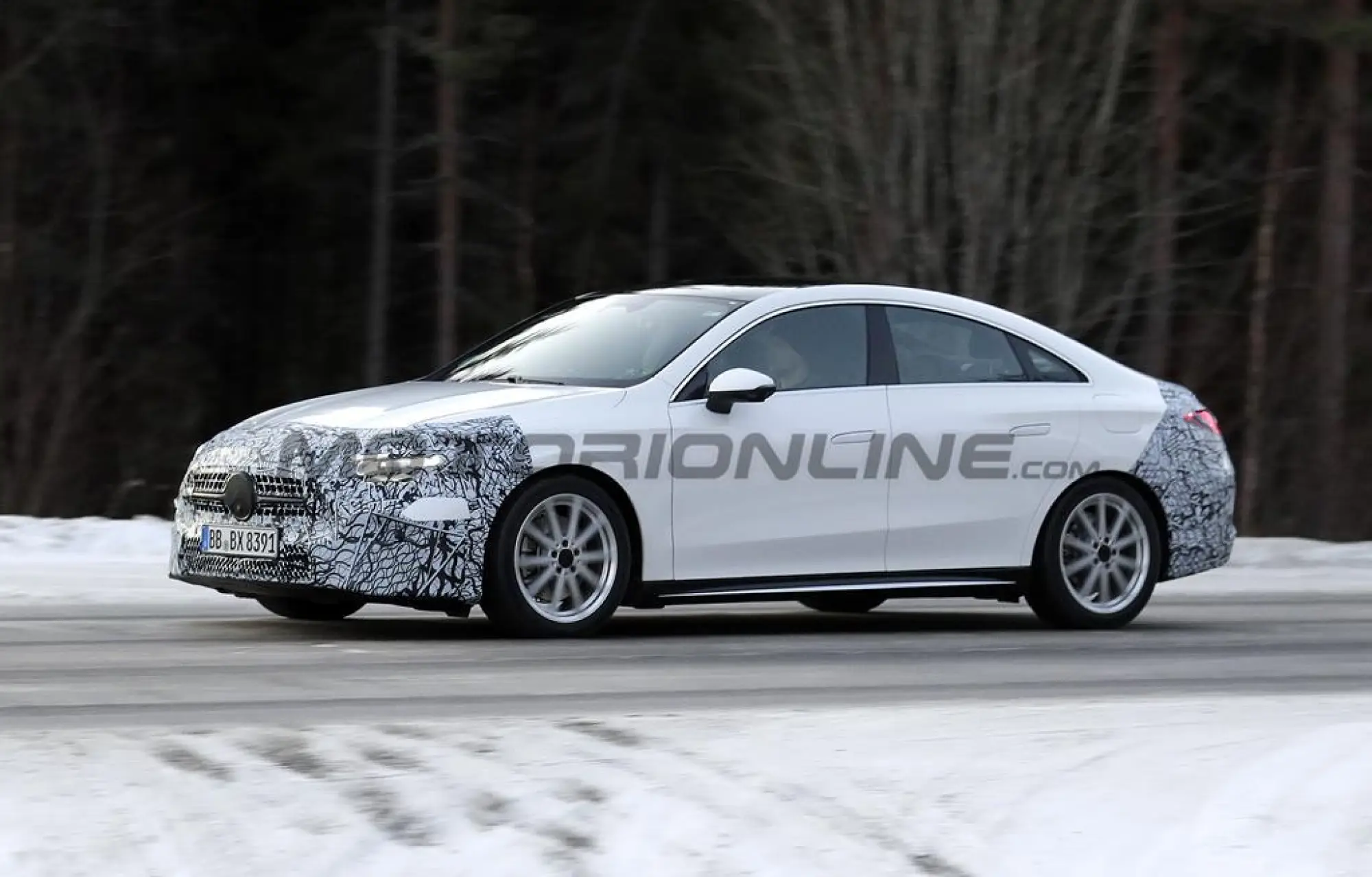 Mercedes CLA 2025 - Foto spia 14-12-2024 - 5