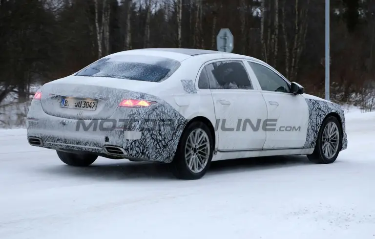 Mercedes-Maybach Classe S 2026 - Foto spia 17-12-2024 - 8