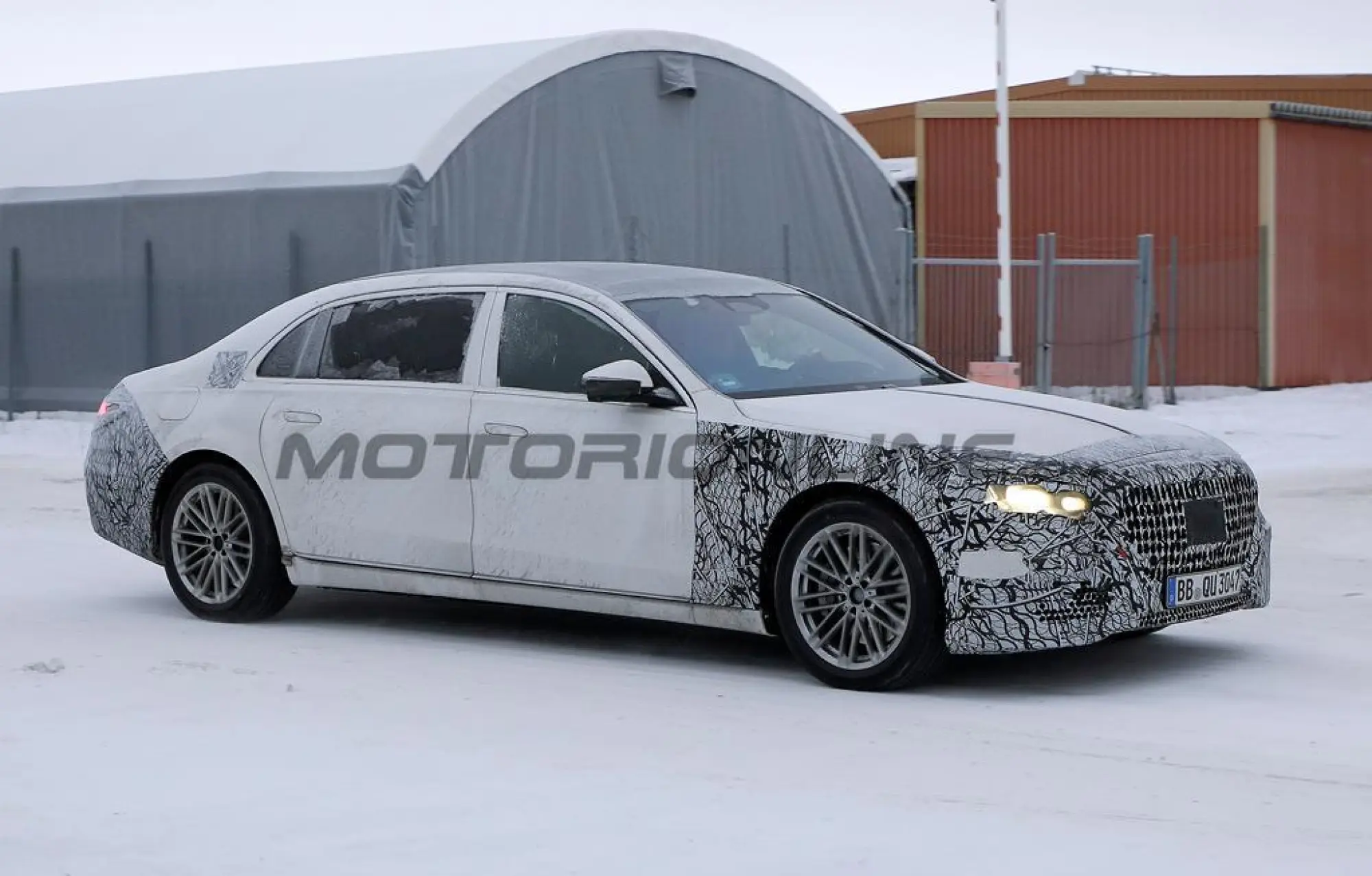 Mercedes-Maybach Classe S 2026 - Foto spia 17-12-2024 - 1
