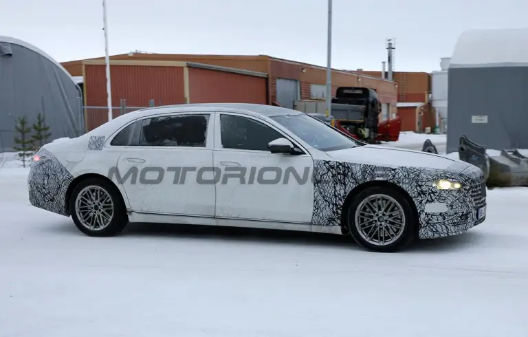 Mercedes-Maybach Classe S 2026 - Foto spia 17-12-2024 - 2