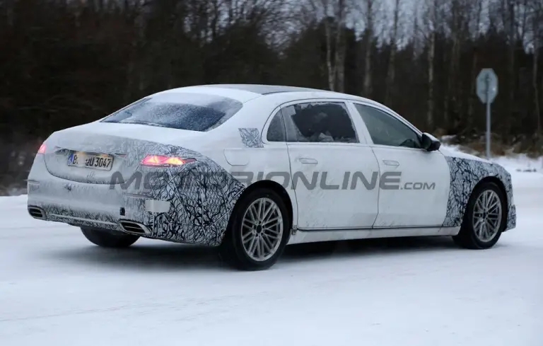 Mercedes-Maybach Classe S 2026 - Foto spia 17-12-2024 - 6